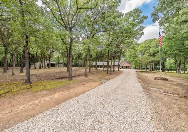 Photo 3 of Single family home for sale at 10248 N Poetry Ln, Terrell, TX 75160 | MLS# 21250629 | Listing updated on 2026-10-05