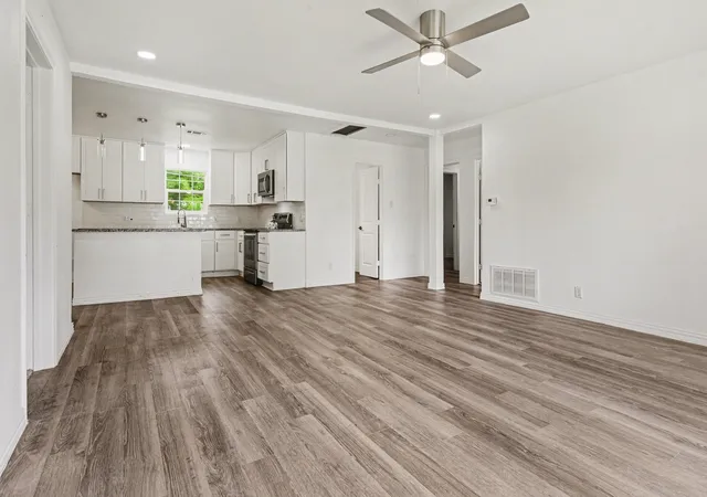 Photo 3 of Single family home for sale at 2610 Hillcrest Ave, Greenville, TX 75402 | MLS# 21246575 | Listing updated on 2026-09-10