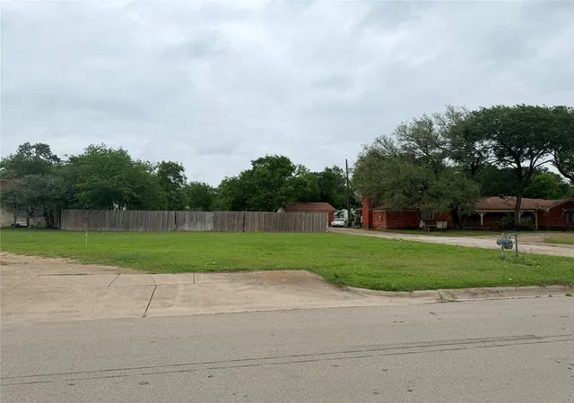 Photo 1 of Land for sale at 5633 Oak Grove Rd N, Fort Worth, TX 76134 | MLS# 21250879 | Listing updated on 2026-09-10