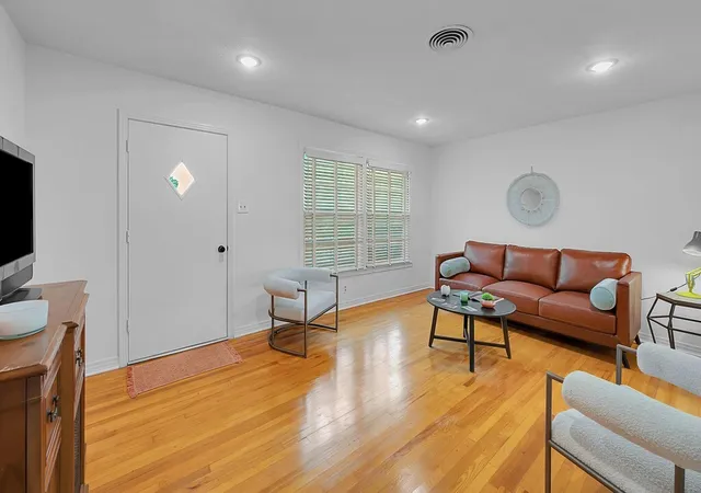 Photo 4 of Single family home for sale at 311 E Newland, Robinson, TX 76706 | MLS# 21249780 | Listing updated on 2026-09-10