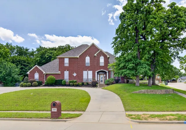 Photo 1 of Single family home for sale at 2416 Park Run Dr, Arlington, TX 76016 | MLS# 21250720 | Listing updated on 2026-09-11