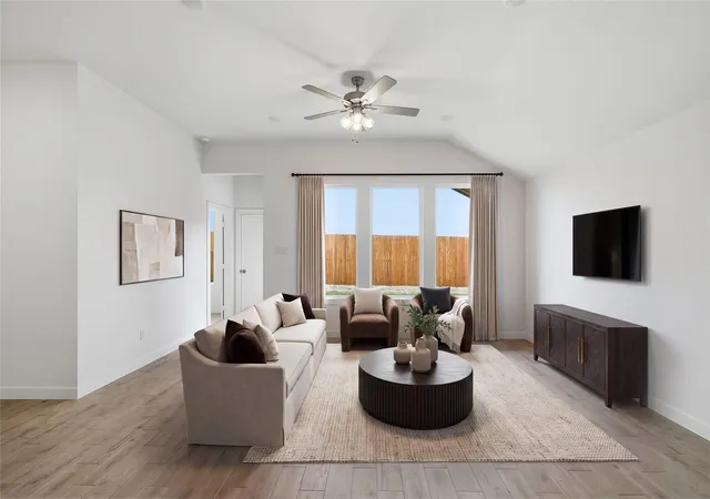 Photo 3 of Sale Pending at 4624 Commack Dr, Fort Worth, TX 76135 | MLS# 21251020 | Listing updated on 2026-09-11