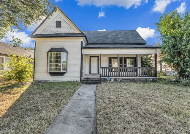 Photo 2 of Single family home for sale at 2524 Mcferrin Ave, Waco, TX 76708 | MLS# 21251590 | Listing updated on 2026-09-18