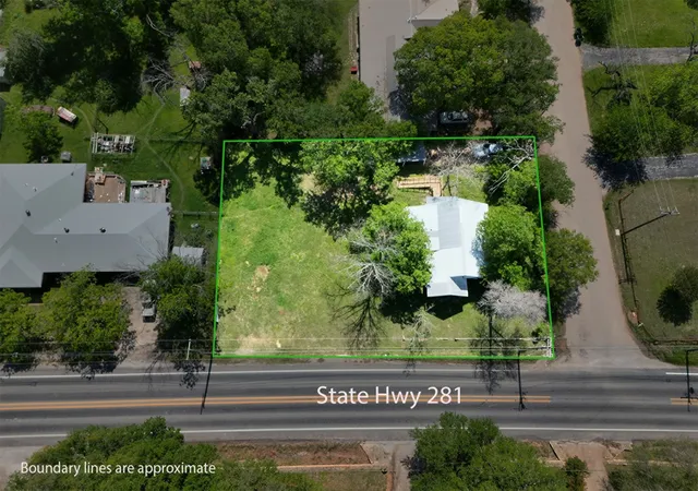 Photo 4 of Single family home for sale at 908 S Rice St, Hamilton, TX 76531 | MLS# 21251697 | Listing updated on 2026-09-11