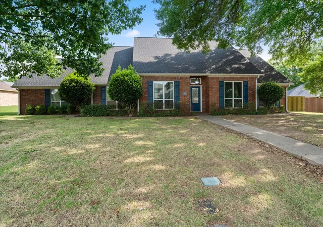 Photo 2 of Single family home for sale at 216 Turnberry, Mount Pleasant, TX 75455 | MLS# 21252016 | Listing updated on 2026-07-30