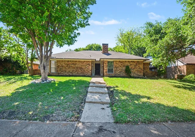 Photo 1 of Sale Pending at 3109 Parkside Dr, Plano, TX 75075 | MLS# 21251736 | Listing updated on 2026-07-31