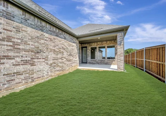 Photo 3 of Single family home for sale at 2120 Spotted Fawn Dr, Arlington, TX 76005 | MLS# 21252214 | Listing updated on 2026-10-04