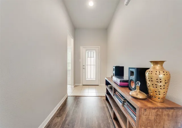 Photo 4 of Single family home for sale at 1432 Westview Ln, Argyle, TX 76226 | MLS# 21251048 | Listing updated on 2026-10-03