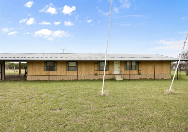 Photo 3 of Sale Pending at 6931 Tin Top Hwy, Weatherford, TX 76087 | MLS# 21252439 | Listing updated on 2026-09-28