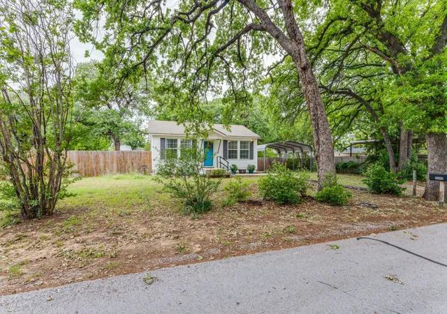 Photo 2 of Sale Pending at 12490 Deeds Ct, Azle, TX 76020 | MLS# 21253040 | Listing updated on 2026-10-05