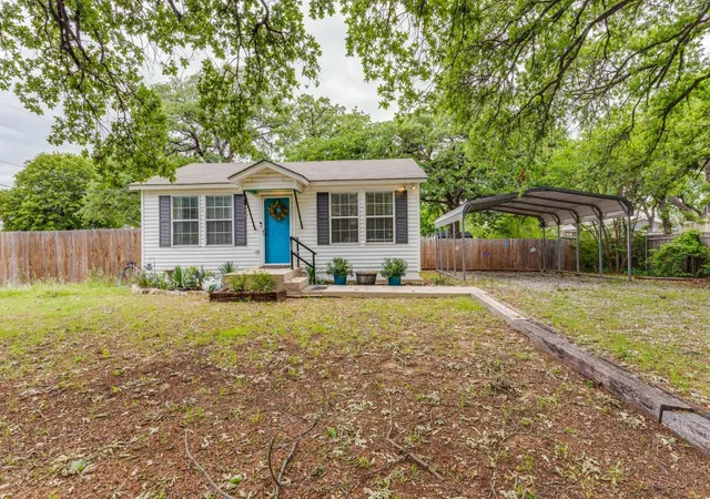 Photo 3 of Sale Pending at 12490 Deeds Ct, Azle, TX 76020 | MLS# 21253040 | Listing updated on 2026-10-05