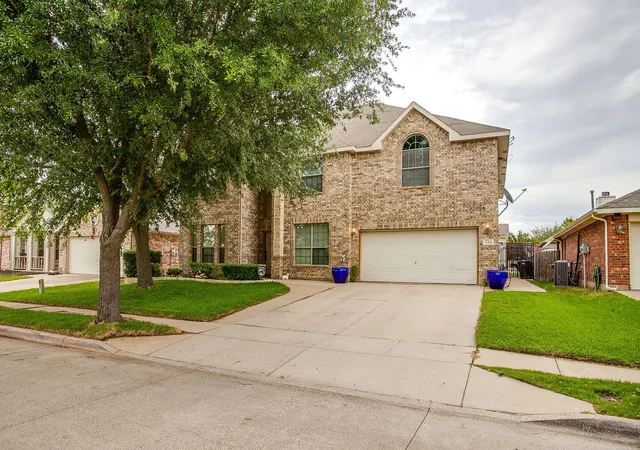 Photo 1 of Single family home for sale at 1109 Terrace View Dr, Fort Worth, TX 76108 | MLS# 21250300 | Listing updated on 2026-09-09
