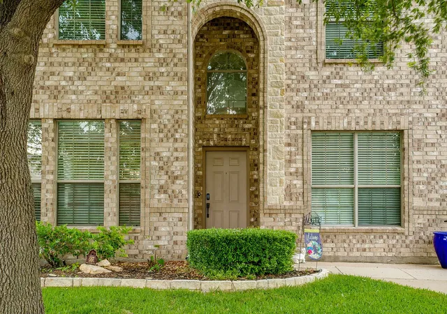 Photo 2 of Single family home for sale at 1109 Terrace View Dr, Fort Worth, TX 76108 | MLS# 21250300 | Listing updated on 2026-09-09