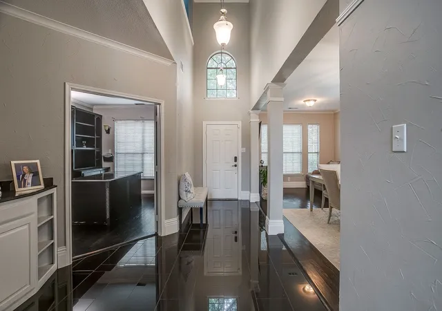 Photo 3 of Single family home for sale at 1109 Terrace View Dr, Fort Worth, TX 76108 | MLS# 21250300 | Listing updated on 2026-09-09