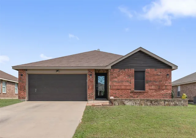 Photo 1 of Single family home for sale at 317 Quail Crossing Dr, Sanger, TX 76266 | MLS# 21242789 | Listing updated on 2026-09-09