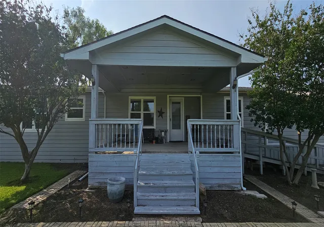 Photo 3 of Manufactured home for sale at 1655 Smith Cir, Seagoville, TX 75159 | MLS# 21253197 | Listing updated on 2026-09-10