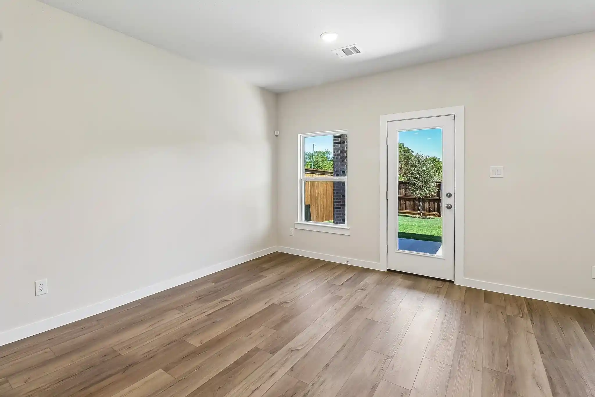 Photo 1 of Single family home for sale at 721 Vineyard Wy, Forney, TX 75126 | MLS# 21253665 | Listing updated on 2026-10-29