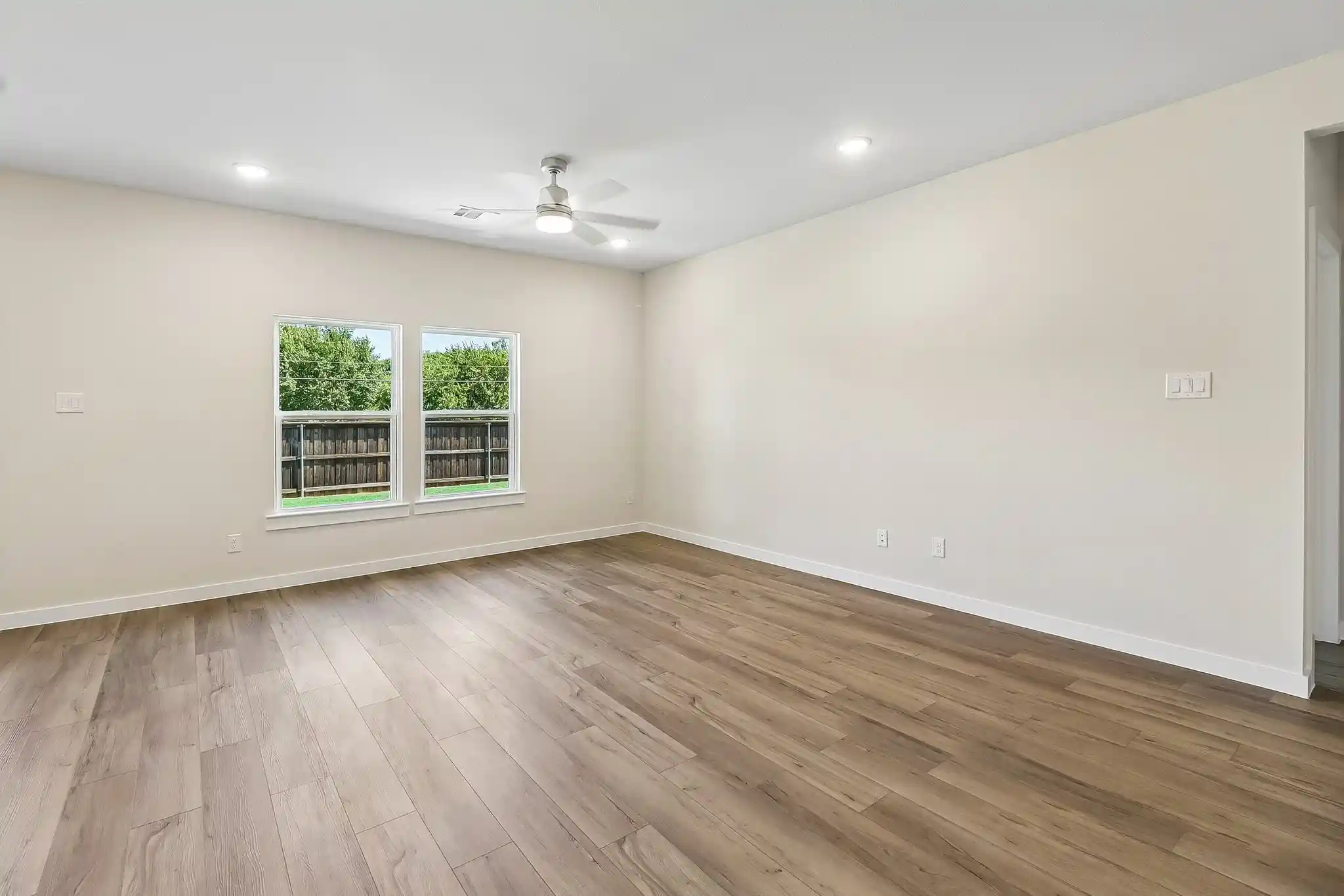 Photo 3 of Single family home for sale at 721 Vineyard Wy, Forney, TX 75126 | MLS# 21253665 | Listing updated on 2026-10-29