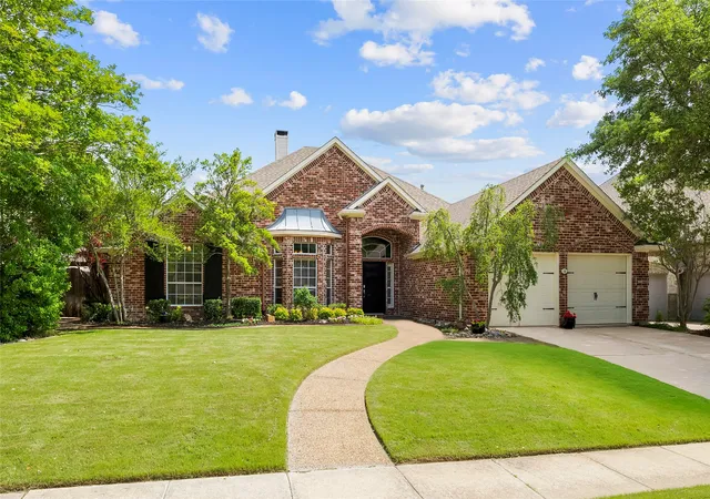 Photo 2 of Single family home for sale at 15 Center Ct, Rockwall, TX 75032 | MLS# 21253737 | Listing updated on 2026-10-03