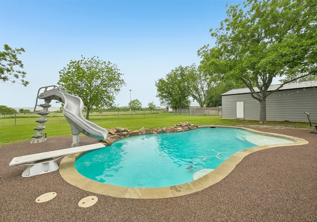Photo 2 of Single family home for sale at 1252 Orchard Ln, Ennis, TX 75119 | MLS# 21252993 | Listing updated on 2026-09-10