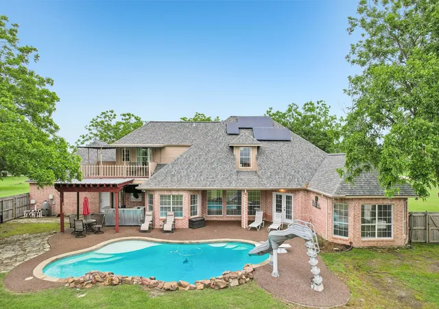 Photo 3 of Single family home for sale at 1252 Orchard Ln, Ennis, TX 75119 | MLS# 21252993 | Listing updated on 2026-09-10