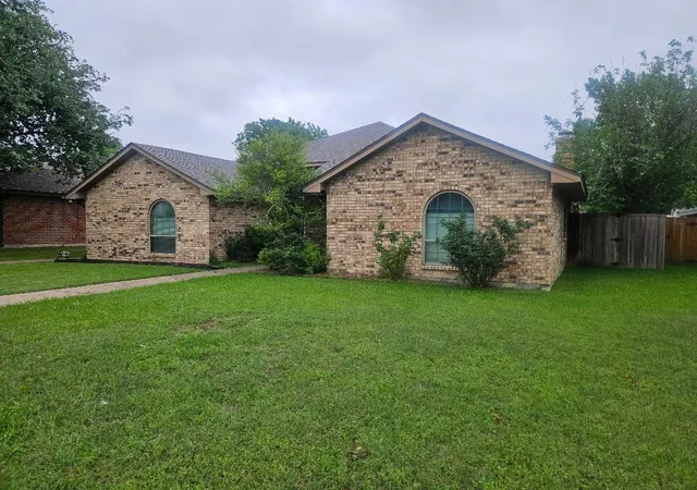 Photo 3 of Sale Pending at 405/407 S 4Th St, Wylie, TX 75098 | MLS# 21252651 | Listing updated on 2026-07-31