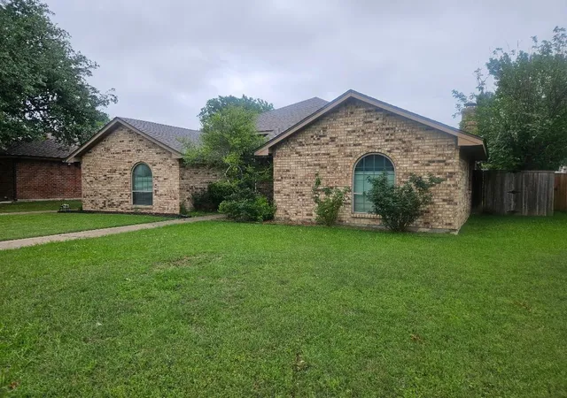Photo 4 of Sale Pending at 405/407 S 4Th St, Wylie, TX 75098 | MLS# 21252651 | Listing updated on 2026-07-31