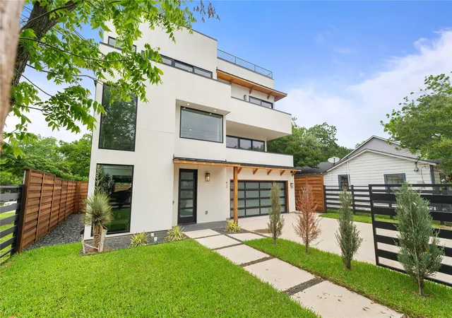 Photo 4 of Single family home for sale at 3321 Coronet Blvd, Dallas, TX 75212 | MLS# 21251131 | Listing updated on 2026-10-03