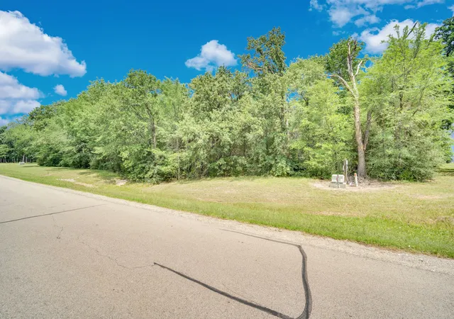Photo 4 of Land for sale at Lot 109 Waters Edge Dr, Corsicana, TX 75109 | MLS# 21245556 | Listing updated on 2026-09-14