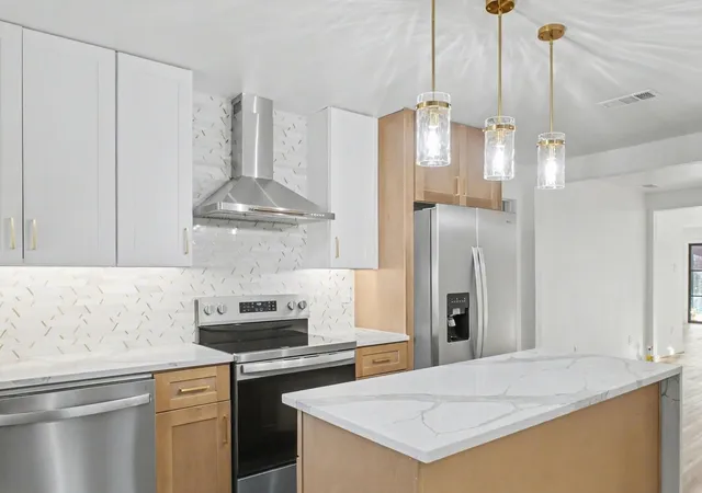 Photo 3 of Single family home for sale at 7518 Caillet St, Dallas, TX 75209 | MLS# 21245660 | Listing updated on 2026-09-28