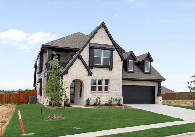 Photo 3 of Single family home for sale at 1052 Pineview Ln, Crowley, TX 76036 | MLS# 21254863 | Listing updated on 2026-08-02