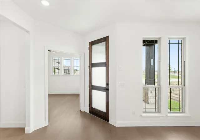 Photo 4 of Single family home for sale at 1052 Pineview Ln, Crowley, TX 76036 | MLS# 21254863 | Listing updated on 2026-08-02