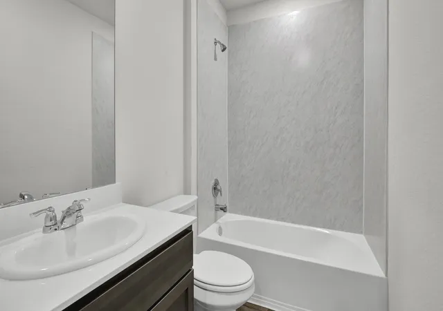 Photo 3 of Sale Pending at 200 Bandit Trl, Terrell, TX 75160 | MLS# 21254858 | Listing updated on 2026-09-21