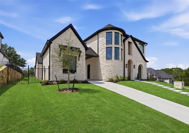 Photo 2 of Single family home for sale at 145 Sawgrass Dr, Rockwall, TX 75032 | MLS# 21254792 | Listing updated on 2026-09-20