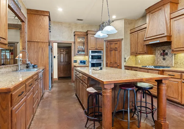 Photo 3 of Single family home for sale at 1561 Saint Andrews Dr, Red Oak, TX 75154 | MLS# 21253987 | Listing updated on 2026-09-08