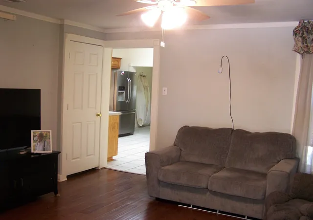 Photo 3 of Single family home for sale at 923 Nelson St, Denison, TX 75020 | MLS# 21254981 | Listing updated on 2026-09-25