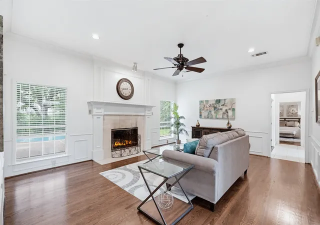 Photo 4 of Single family home for sale at 137 Lakeview Dr, Aledo, TX 76008 | MLS# 21253770 | Listing updated on 2026-09-30