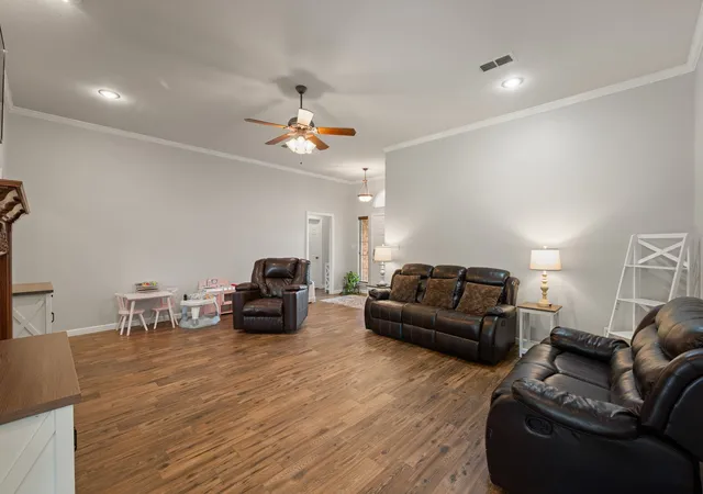 Photo 3 of Sale Pending at 1617 Spencer Ln, Cleburne, TX 76033 | MLS# 21252402 | Listing updated on 2026-09-11