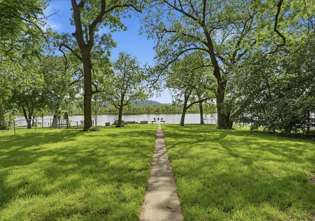 Photo 3 of Single family home for sale at 5106 Gibson Ct, Granbury, TX 76049 | MLS# 21233281 | Listing updated on 2026-10-05
