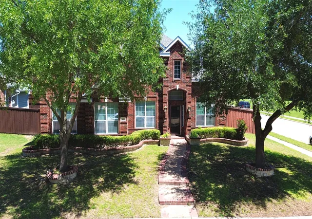 Photo 2 of Single family home for sale at 804 Rushmore Dr, Allen, TX 75002 | MLS# 21255458 | Listing updated on 2026-09-16