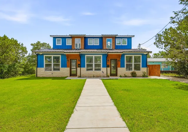 Photo 1 of Single family home for sale at 4945 Peachtree Cir, Granbury, TX 76048 | MLS# 21251778 | Listing updated on 2026-09-09