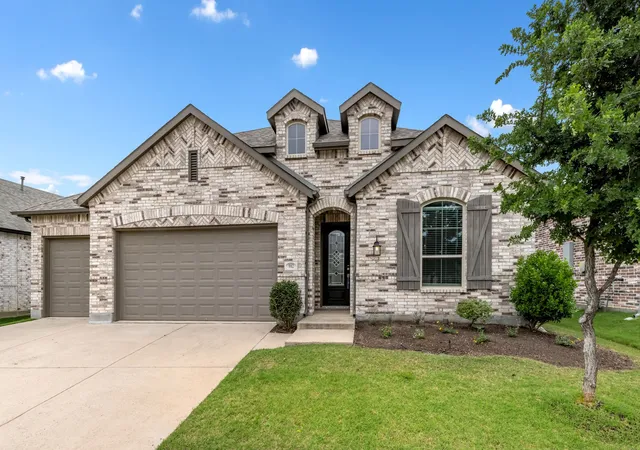 Photo 2 of Single family home for sale at 902 Pelican Dr, Sherman, TX 75092 | MLS# 21255529 | Listing updated on 2026-07-29