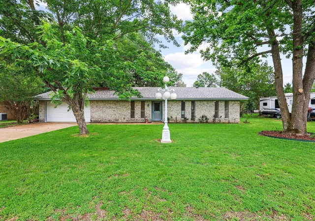 Photo 1 of Single family home for sale at 212 Lou St, Sulphur Springs, TX 75482 | MLS# 21247386 | Listing updated on 2026-09-12
