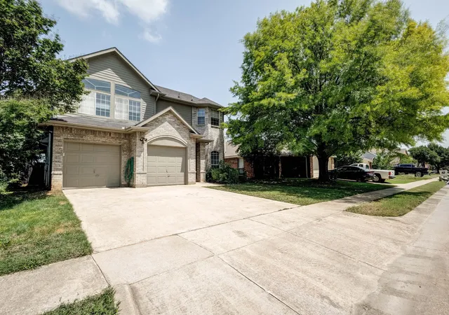 Photo 2 of Single family home for sale at 9049 Elbe Trl, Fort Worth, TX 76118 | MLS# 21255577 | Listing updated on 2026-09-14