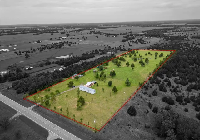Photo 1 of Manufactured home for sale at 1782 Fm 1569, Greenville, TX 75401 | MLS# 21255720 | Listing updated on 2026-09-09