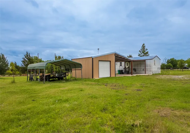 Photo 4 of Manufactured home for sale at 1782 Fm 1569, Greenville, TX 75401 | MLS# 21255720 | Listing updated on 2026-09-09