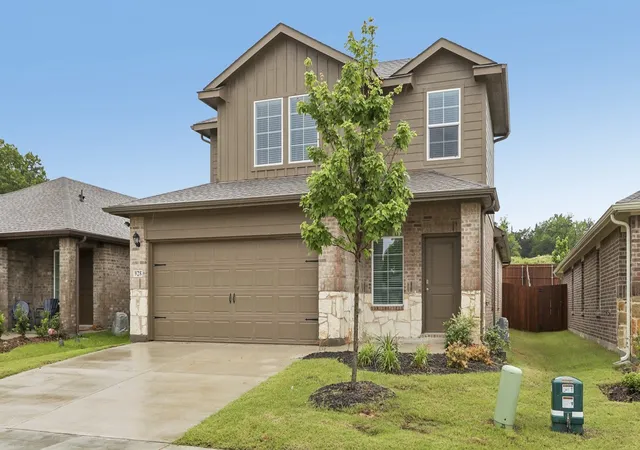 Photo 3 of Single family home for sale at 928 Jefferson Wy, Sherman, TX 75090 | MLS# 21255794 | Listing updated on 2026-10-01