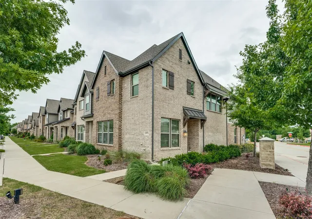 Townhouse for sale at 1971 Newman Ave, Allen, TX 75013 | MLS# 21251116