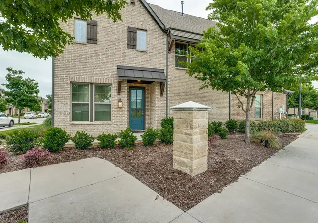 Photo 2 of Townhouse for sale at 1971 Newman Ave, Allen, TX 75013 | MLS# 21251116 | Listing updated on 2026-08-01