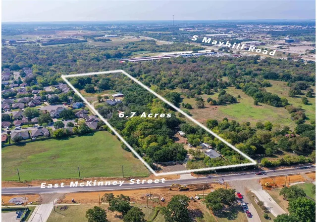 Photo 2 of Single family home for sale at 5094 E Mckinney St, Denton, TX 76208 | MLS# 21256015 | Listing updated on 2026-07-30